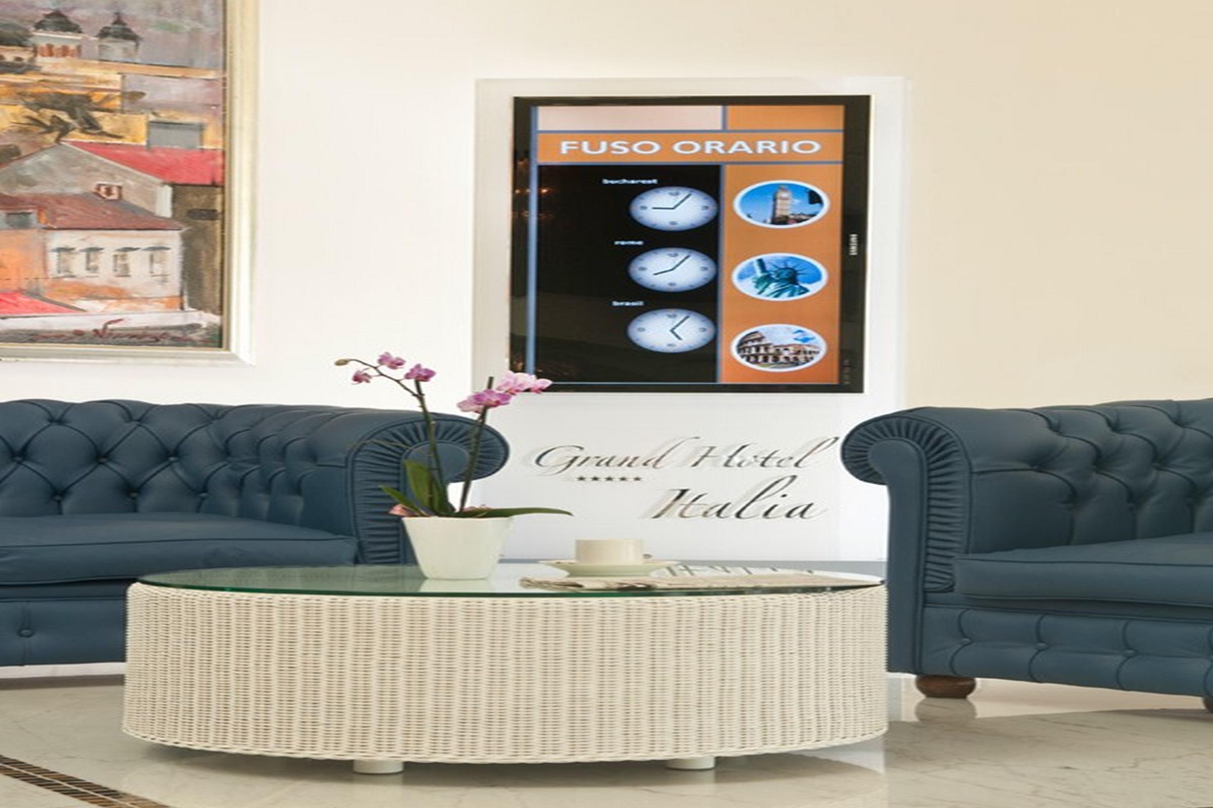 Grand Hotel Italia Κλουζ-Ναπόκα Εξωτερικό φωτογραφία A digital signage display