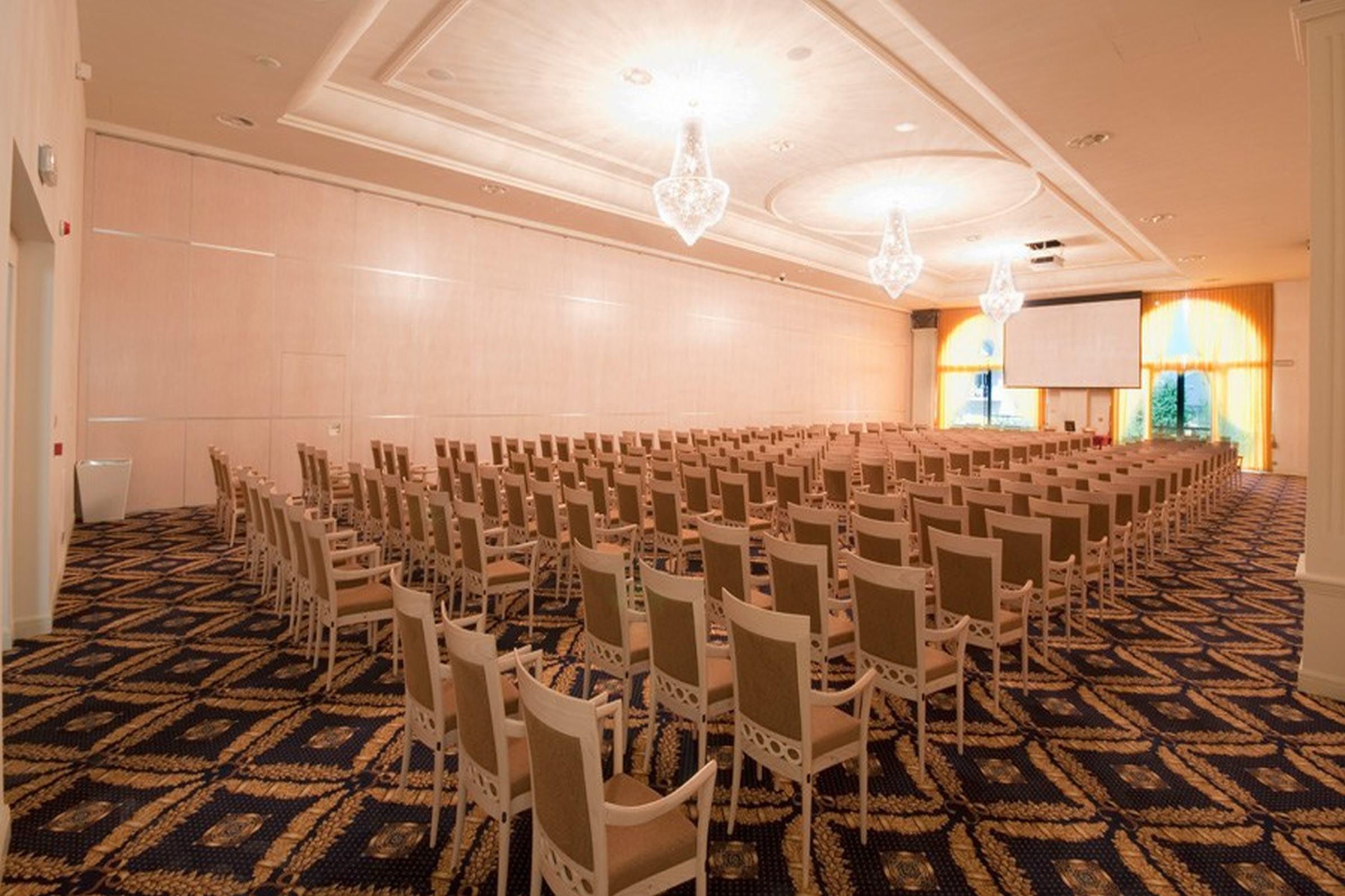 Grand Hotel Italia Κλουζ-Ναπόκα Εξωτερικό φωτογραφία The ballroom