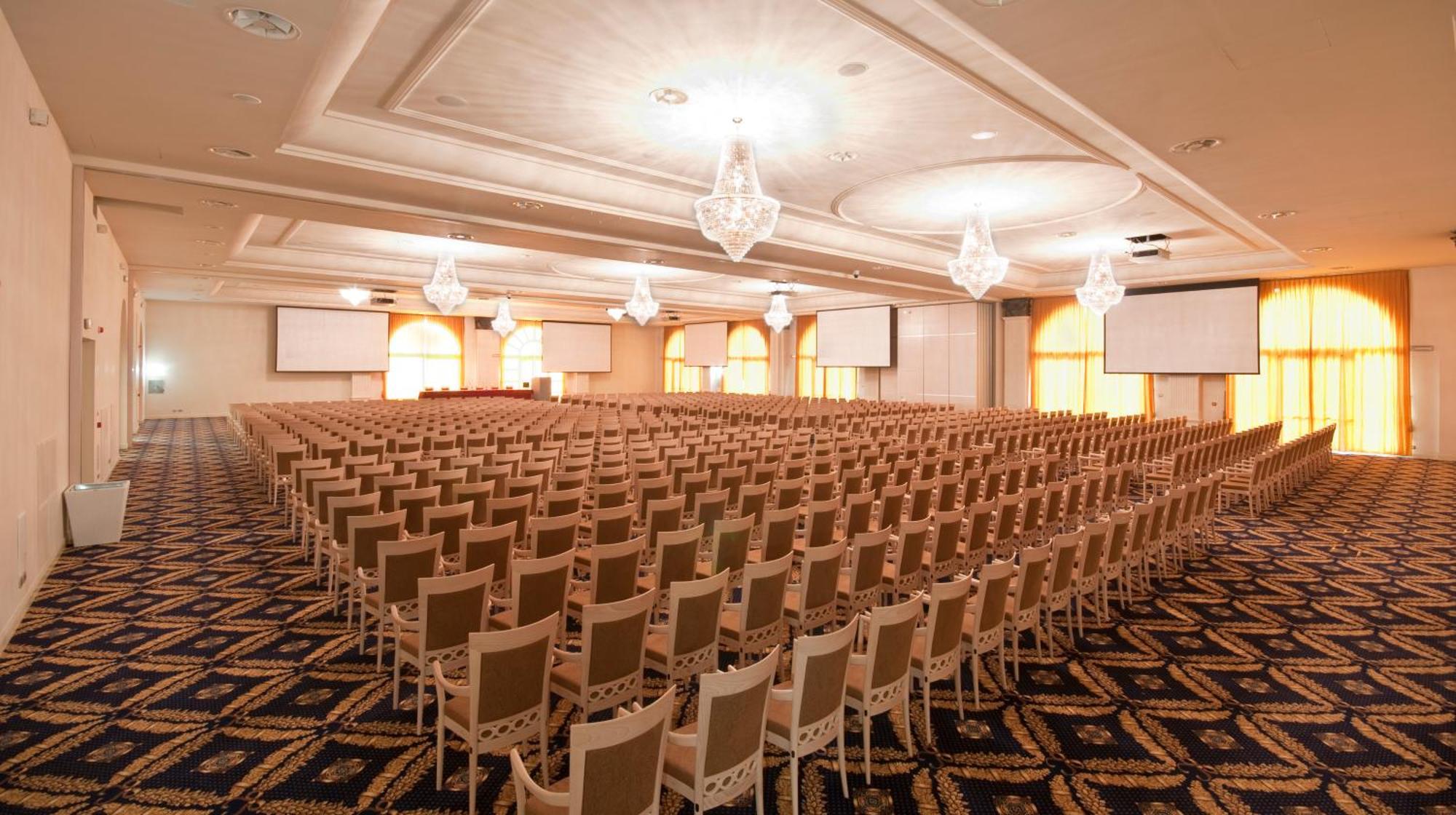 Grand Hotel Italia Κλουζ-Ναπόκα Εξωτερικό φωτογραφία The Grand Ballroom